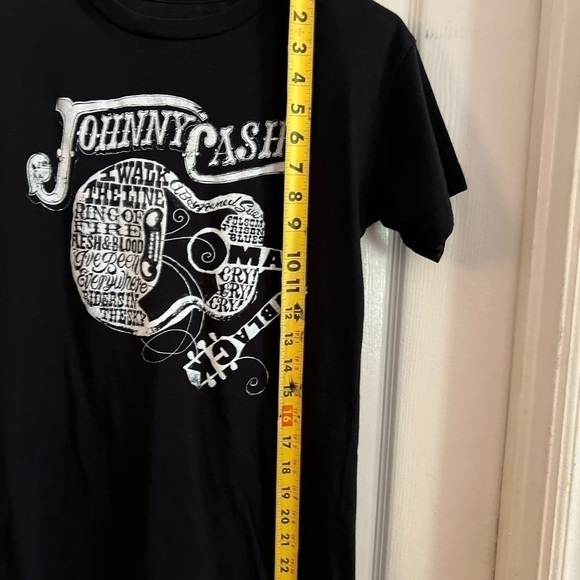 Johnny Cash Man In Black Broken Guitar Official Merchandise T-shirt Men’s Small - Picture 5 of 6